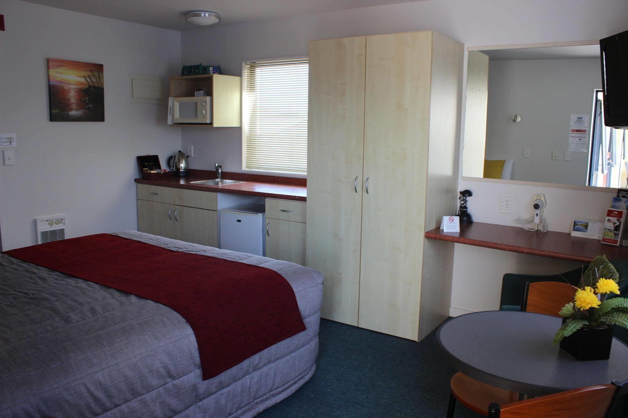 Bella Vista Motel Уестпорт Екстериор снимка