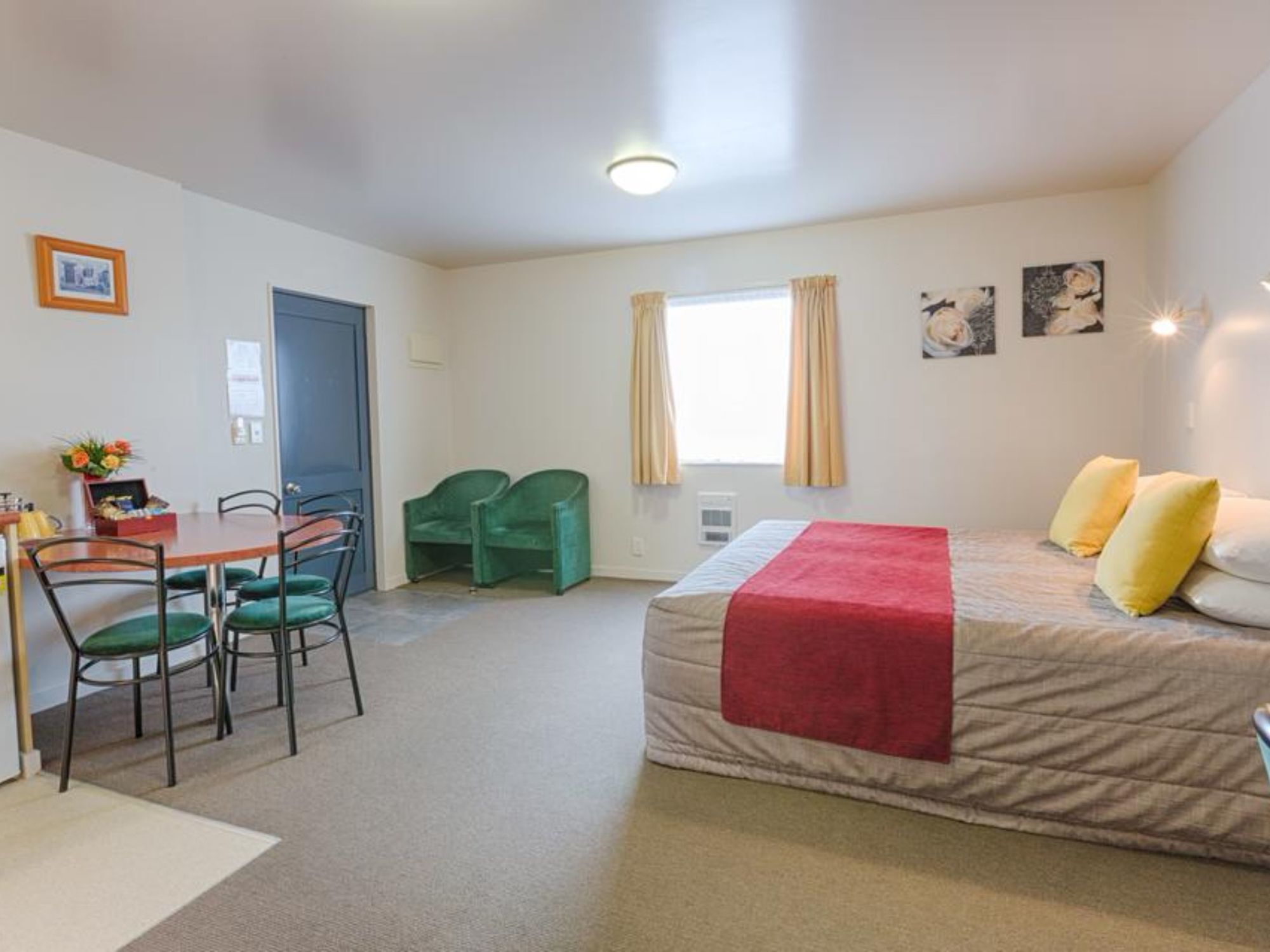 Bella Vista Motel Уестпорт Екстериор снимка