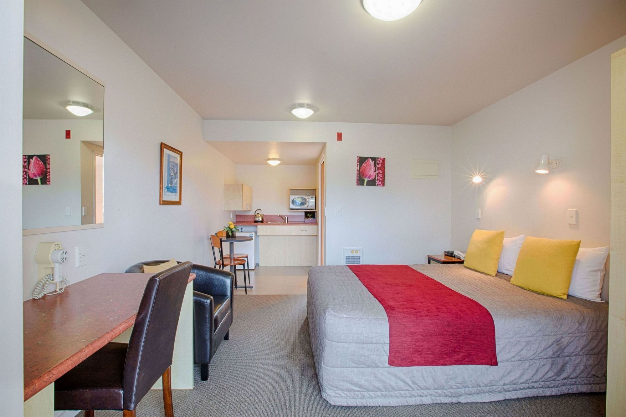 Bella Vista Motel Уестпорт Екстериор снимка